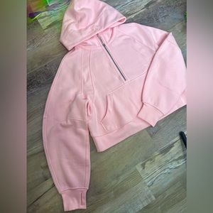 Lululemon Scuba
Strawberry Milkshake XS/S